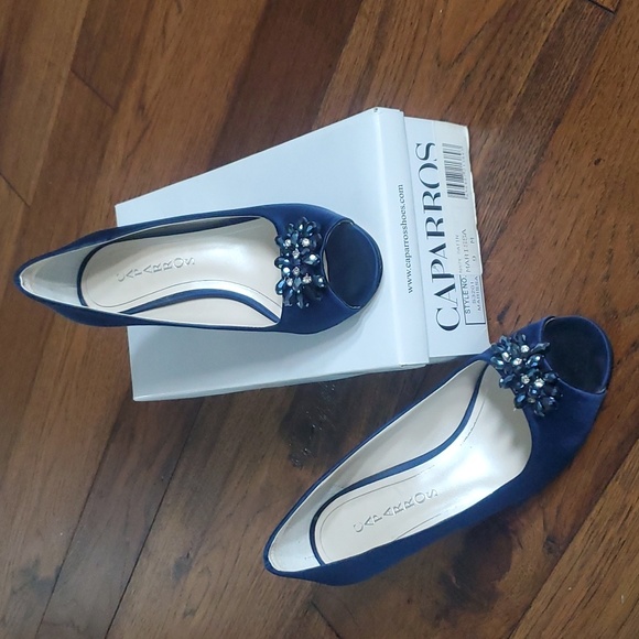 Beautiful comfortable navy satin shoes - Picture 8 of 10